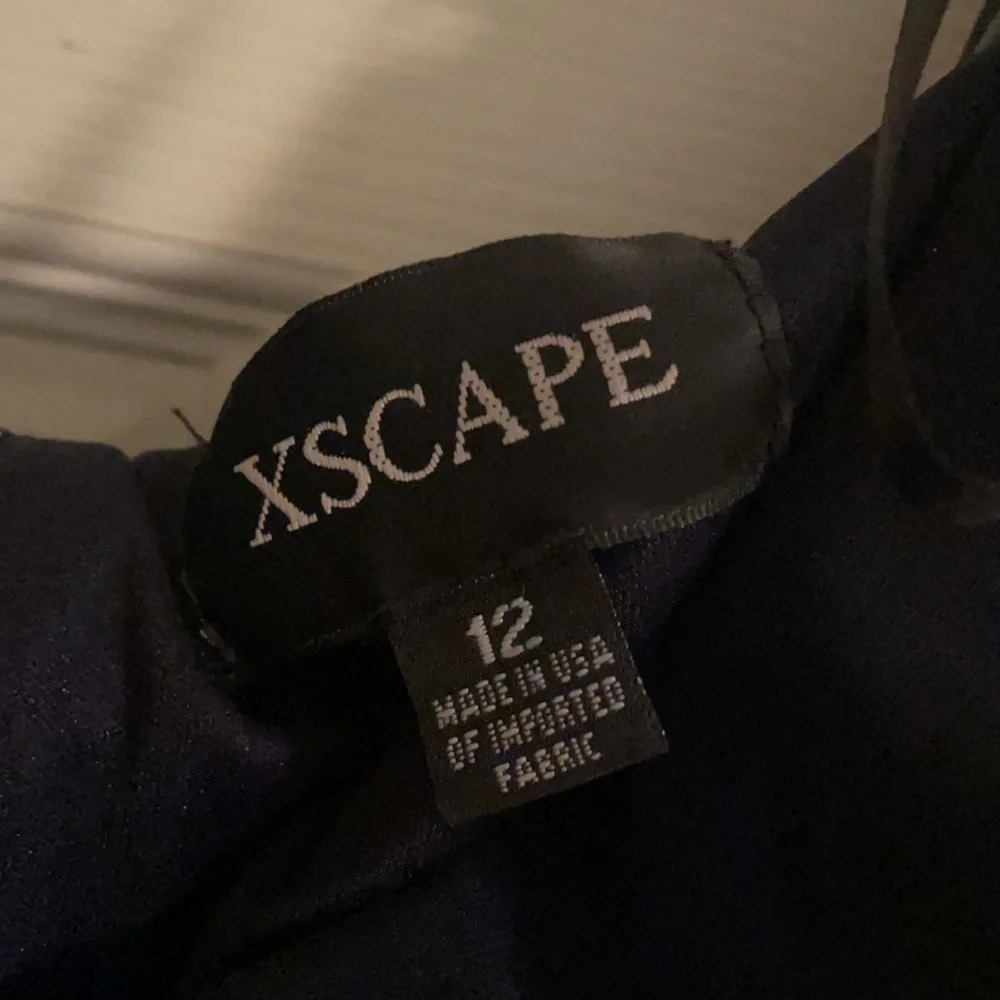Xscape Off the shoulder long dress - Picture 7 of 8